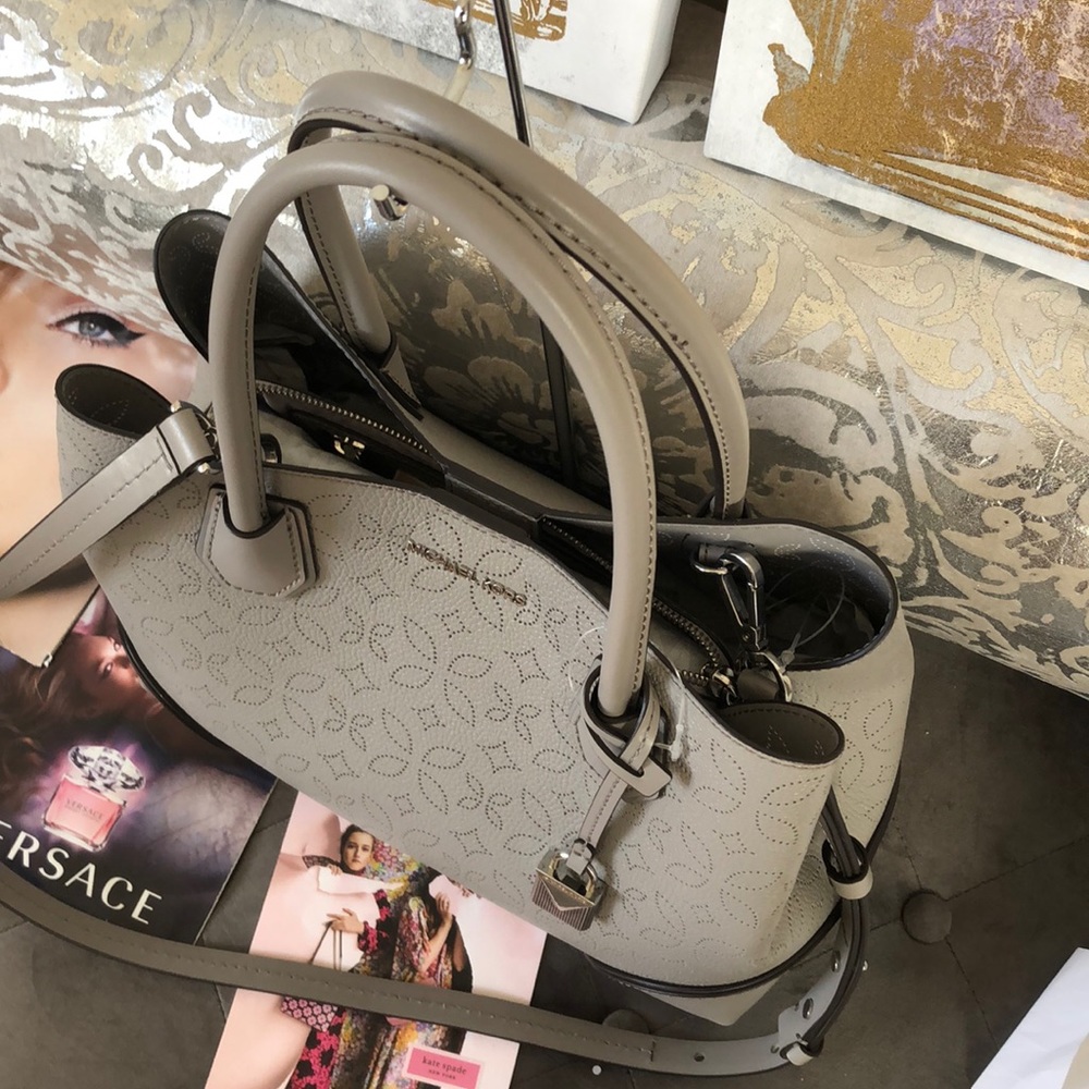 NWT Michael Kors Satchel pearl grey - Picture 4 of 8